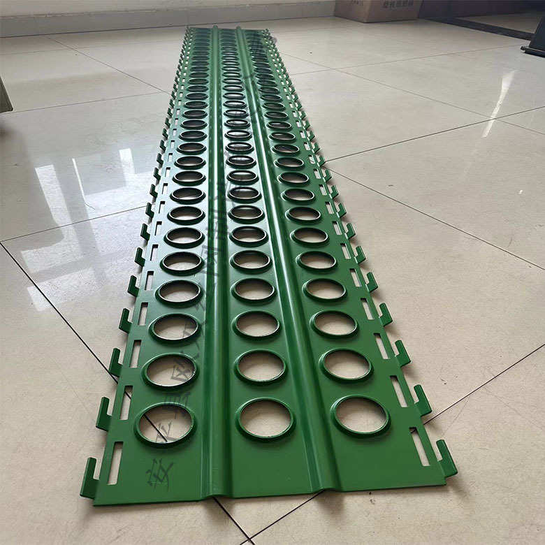 厂家定制重型卡车脱困板 沙地防滑越野汽车金属冲孔防沙脱困板