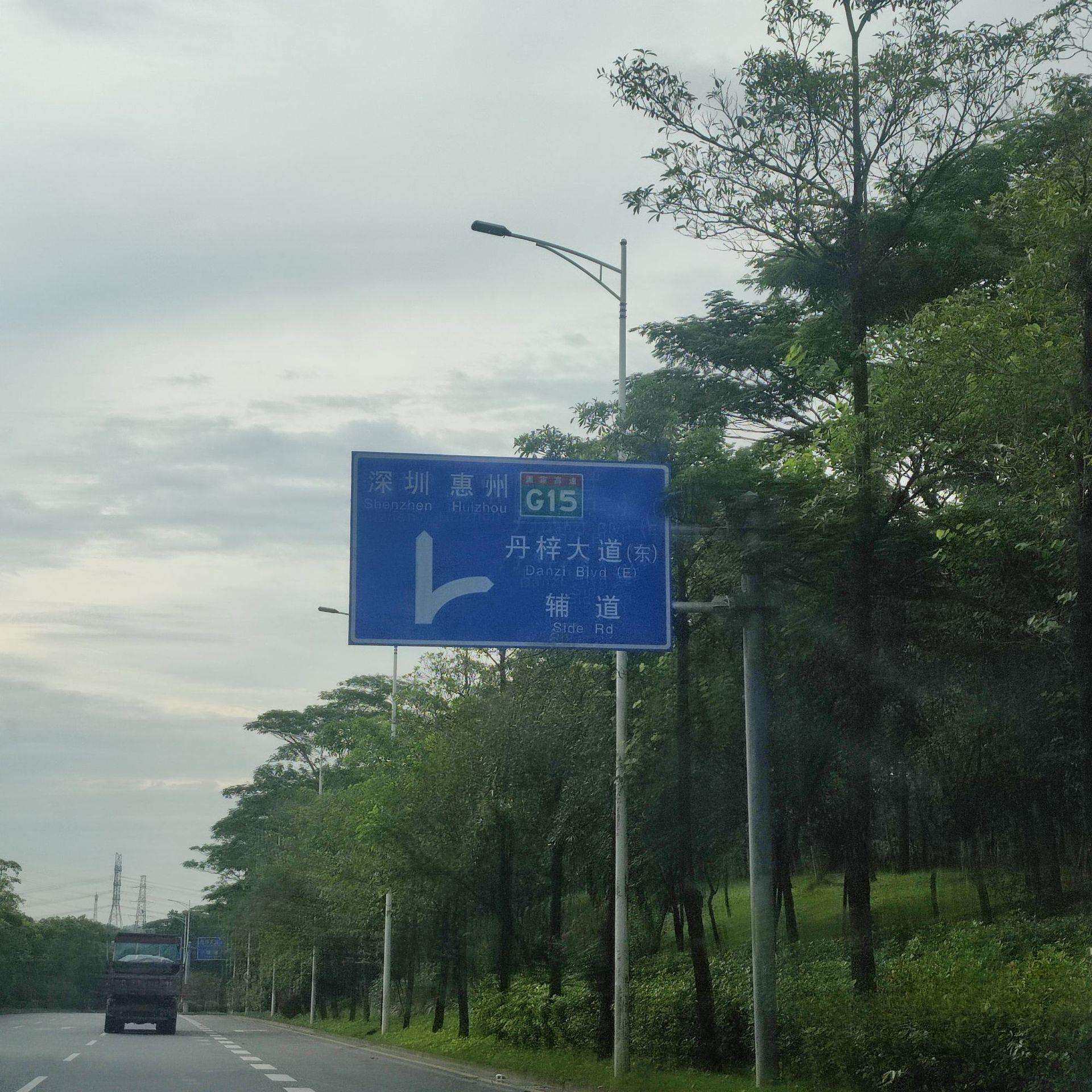 热镀锌单双悬臂交通杆件 八角杆道路交通杆 F型单立柱公路杆件