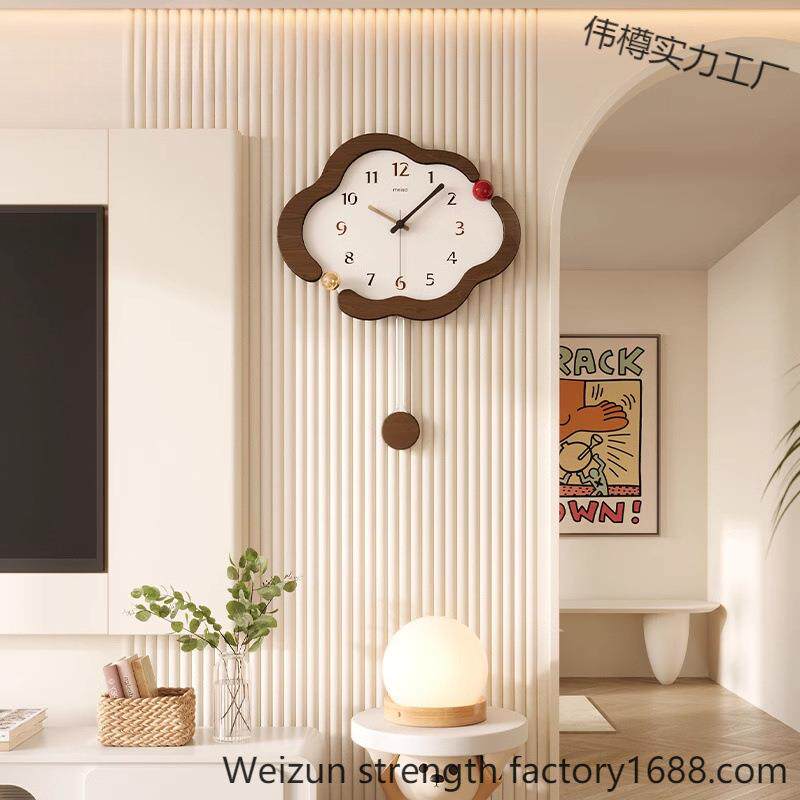 云朵奶油中古风客厅挂钟现代简约家用挂墙时钟免打孔钟表