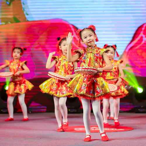 高档六一儿童中国红说唱喜庆风梦娃歌服幼演儿女平秧鼓民族舞蹈出