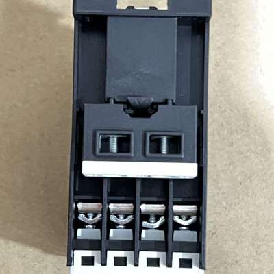 伊顿接触器CMN00602 型号DILA-40N(220VDC-L)现货