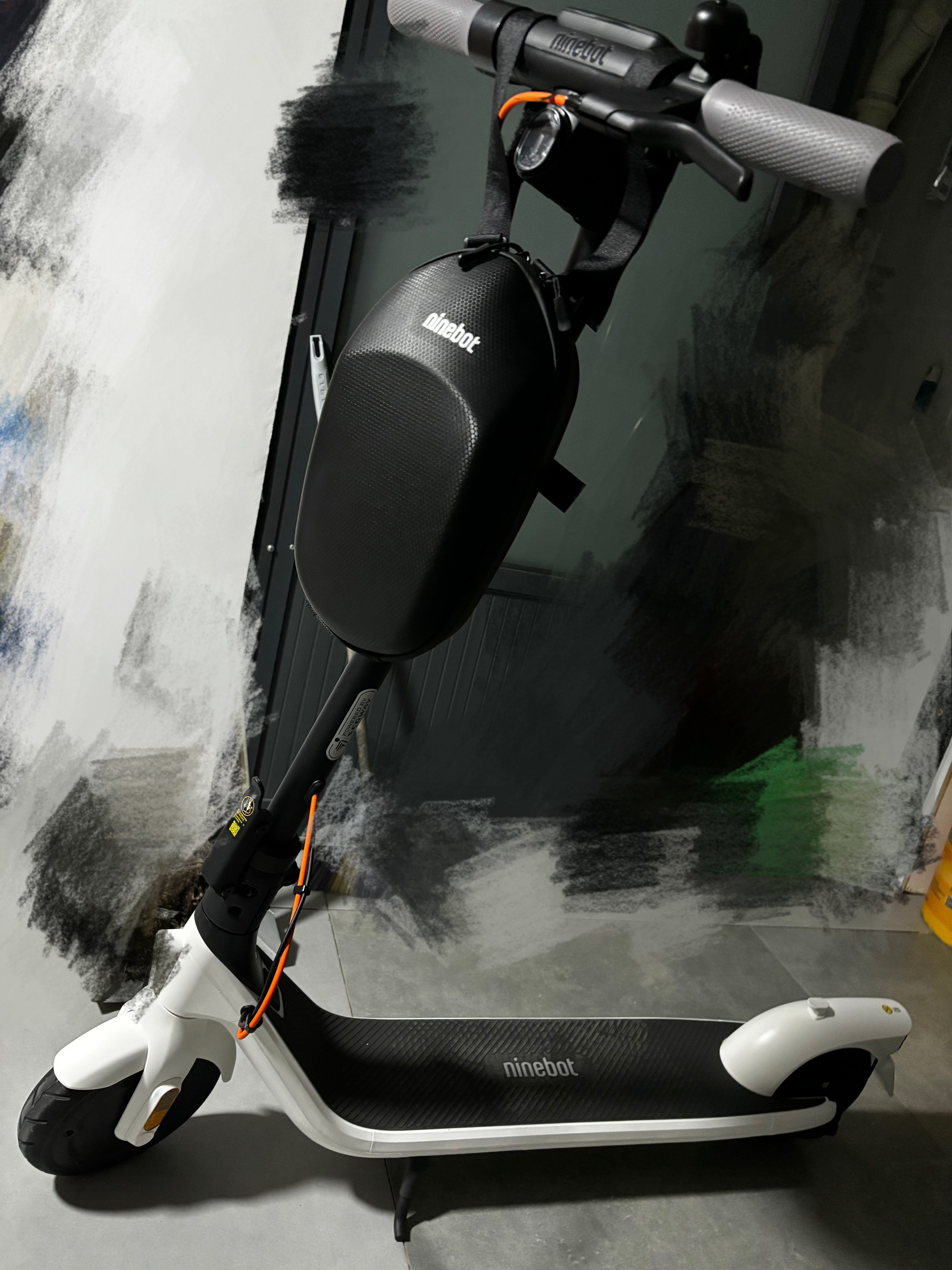 Электросамокат Ninebot KickScooter серия E2: большой экран 2.8", шины 8.1", складной городской самокат для взрослых photo review