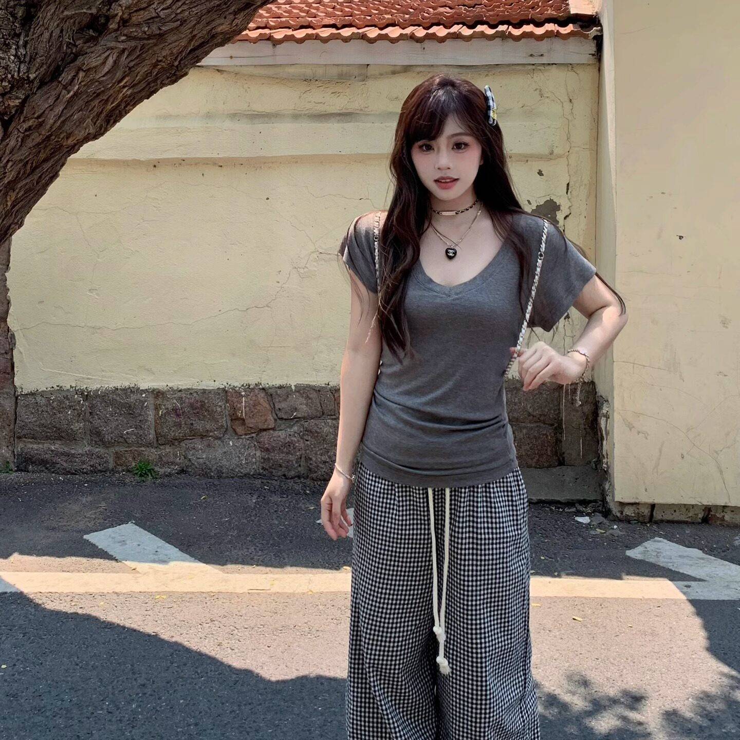 罗诚意【纯欲盛夏】夏季灰色v领堆叠短袖T恤女修身显瘦基础款上衣