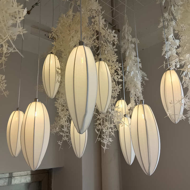 婚庆工艺品装饰海胆吊顶装饰新款道具荷花礼堂吊灯金属婚现货酒店