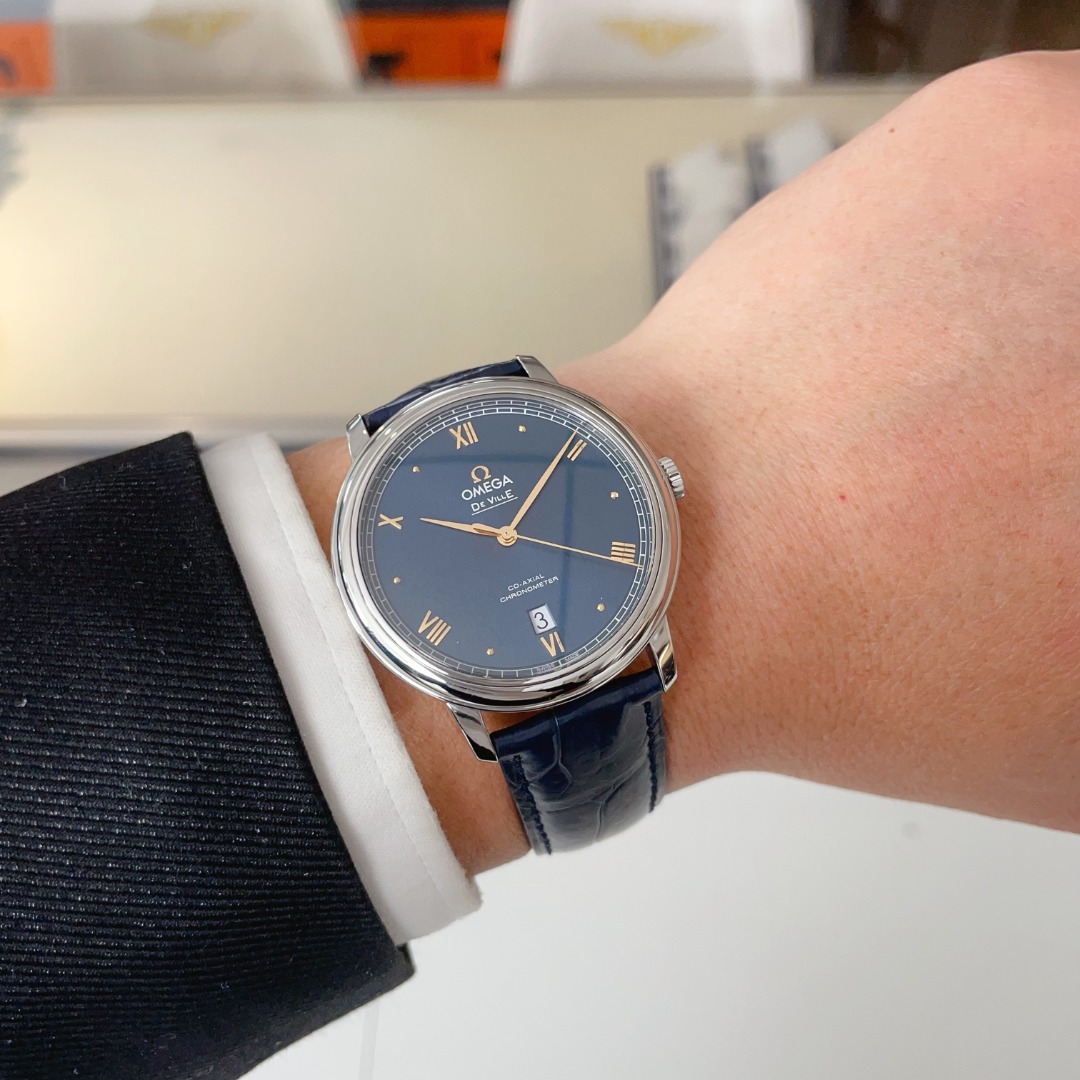 新款98新欧米茄碟飞自动机械蓝面手表男表424.13.40.20.03.004