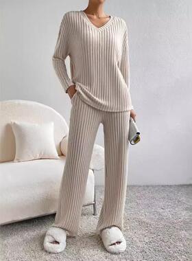 Two women's straight leg pants collar groove knitted