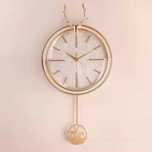 北欧麋鹿头挂钟轻奢时钟静音钟表个性装饰客厅现代简约家用石英钟