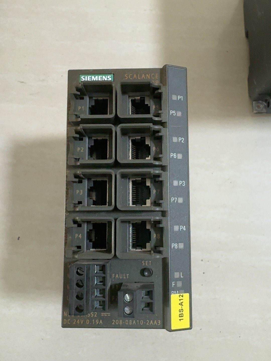 西门子X208交换机 6GK5208-0BA10-2AA3；