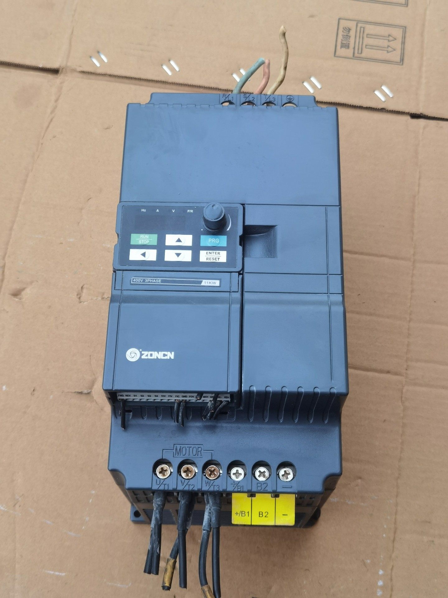 11KW众辰变频器Z2400-11G/15P详见下图闲置拆机