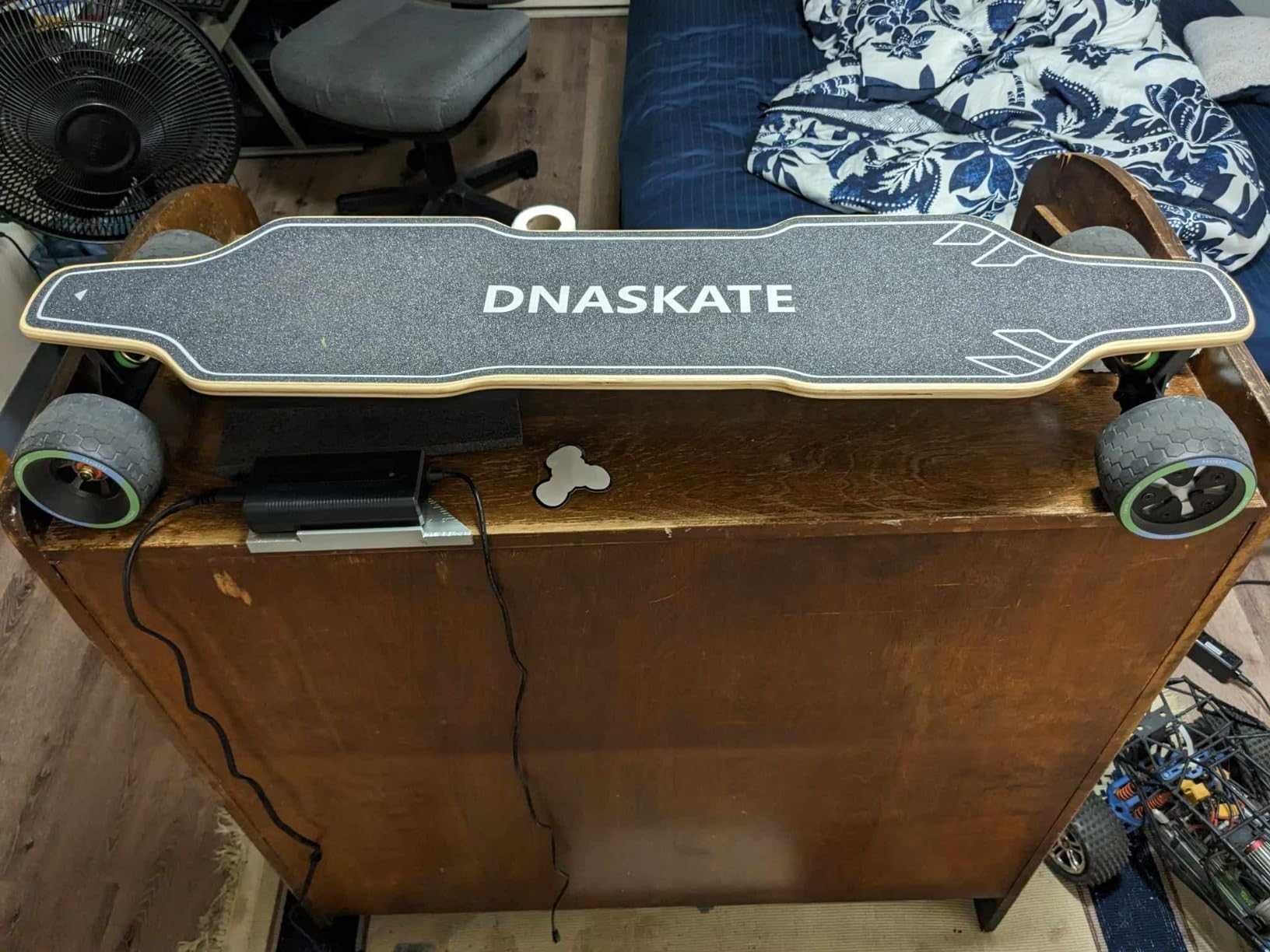 Электроскейтборд DNASKATE V4 1200Вт двойной привод 50км запас хода Внедорожный электрический лонгборд для взрослых photo review
