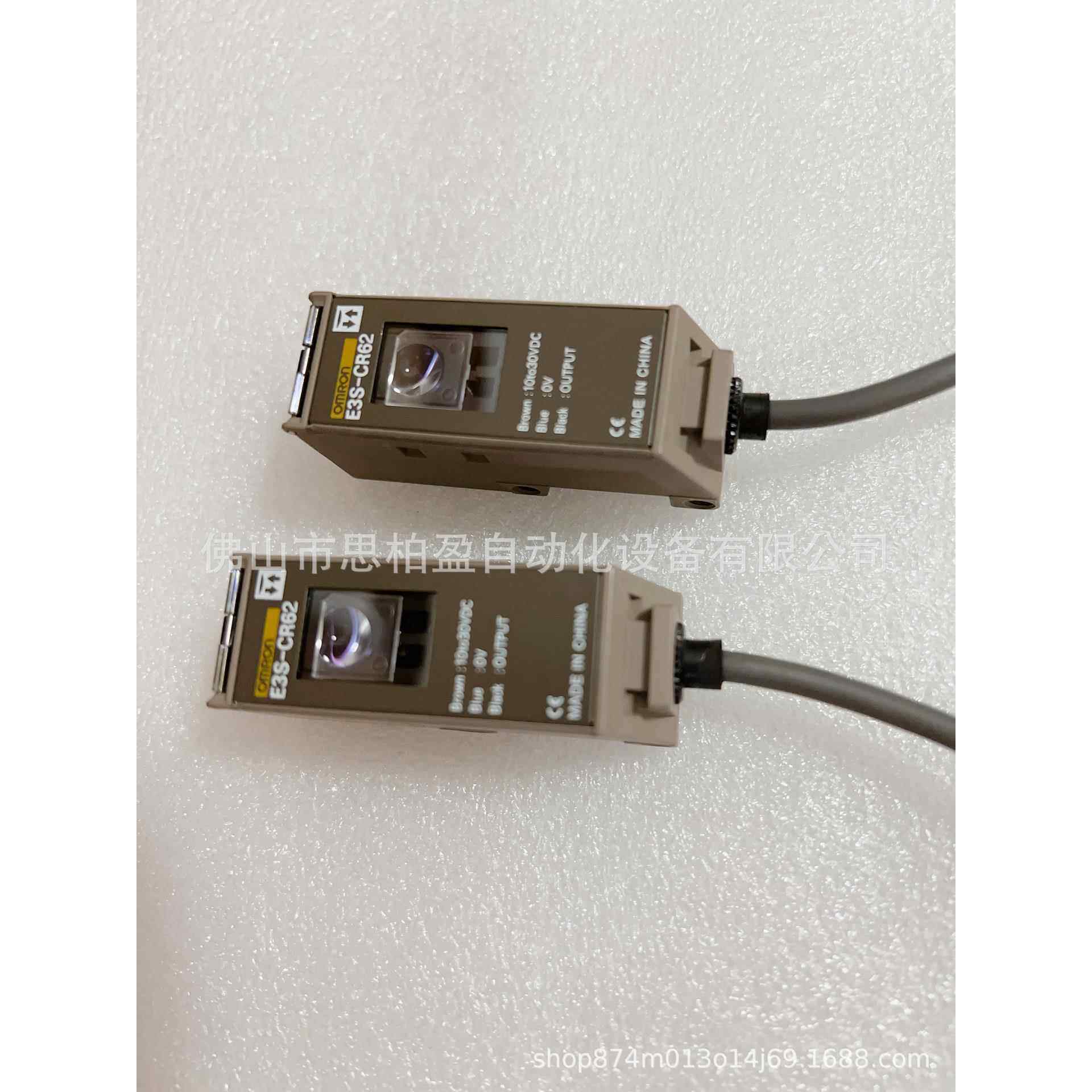 基恩士 E3S-CR62 OP-88610 KV-CAC1H VR-H4CA CA-HF2100C CA-HF21