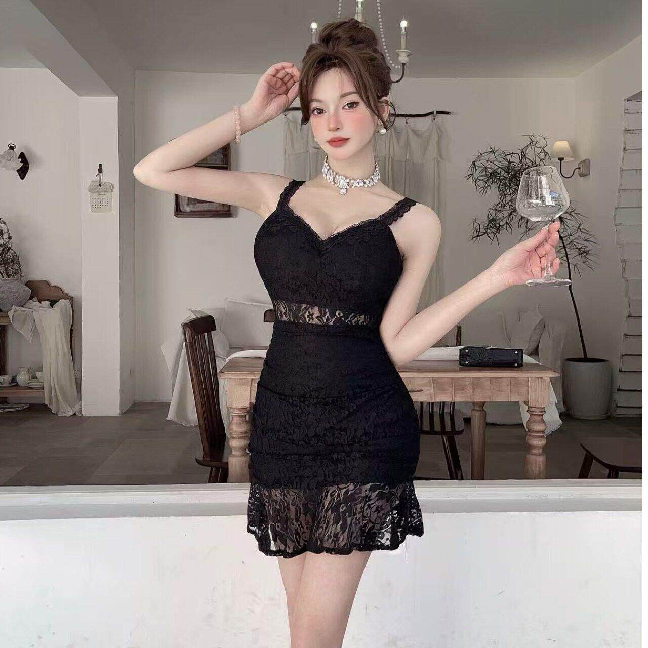 夜店风低胸领性感蕾丝吊带包臀裙设计感时尚修身显瘦短款连衣裙