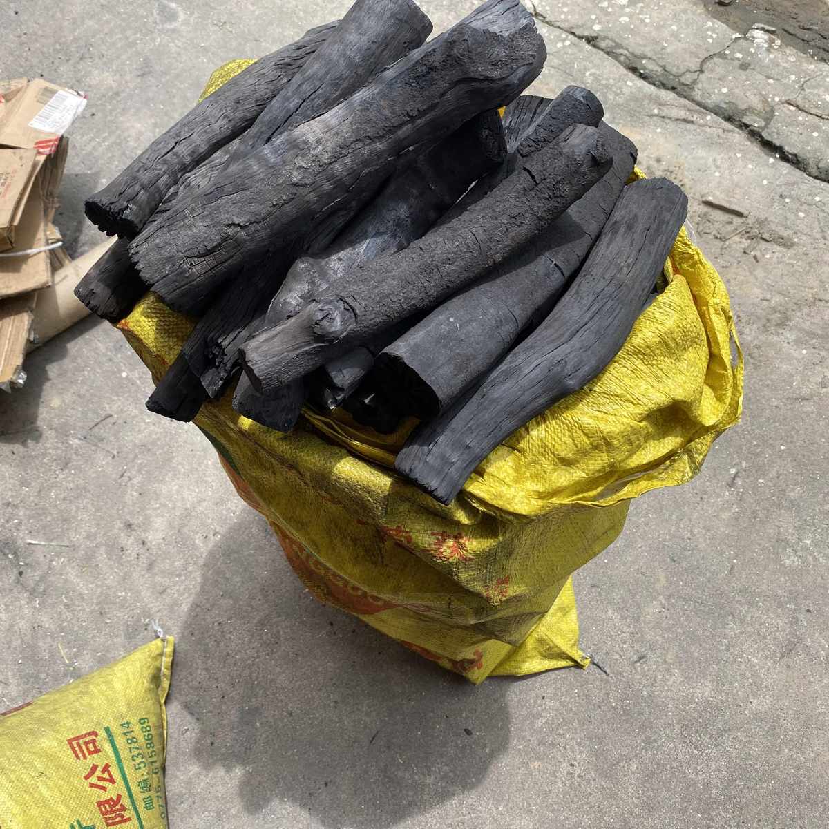原木木炭烧烤碳家用无烟碳烤火木碳室内果木炭专用碳块炭火烧烤炭