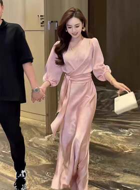 社会粉色缎面连衣裙春季新款气质名媛高级感法式收腰裙子女