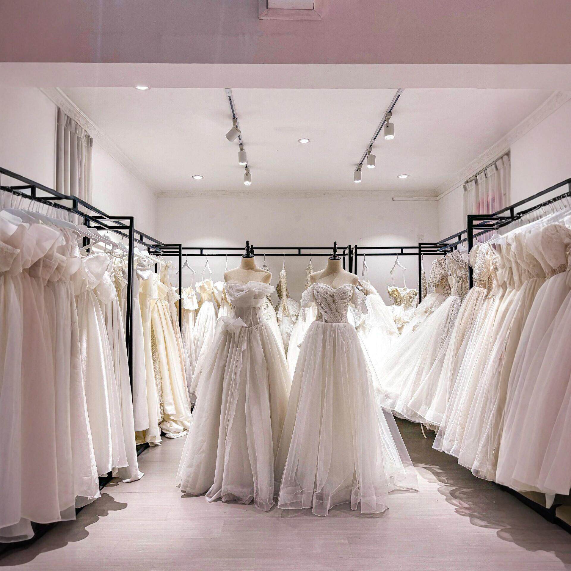 婚纱店展示架落地式影楼汉服挂衣架秀禾服陈列架礼服馆挂衣杆铁艺