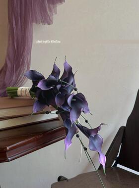 紫色马蹄莲手捧花高级小众设计师彷真花新娘结婚拍照道具婚礼胸花