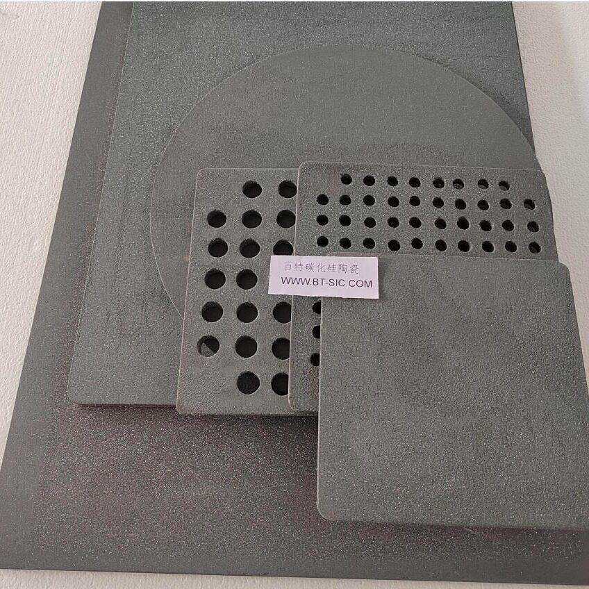 再结晶碳化硅板(氧化锆陶瓷用承烧板、碳化硅棚板)百特陶瓷工厂