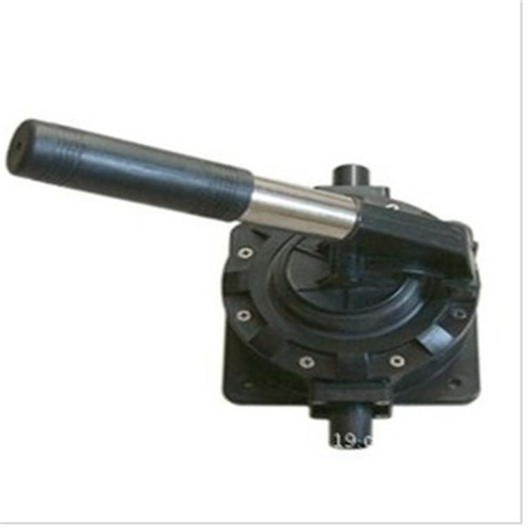 厂家供应游泳池鱼池浴池手动小型水底吸污机污水处理过滤机量大优