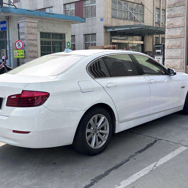 适用宝马5系bmwf10525i530i2011-17款百叶窗车贴外饰改装配件