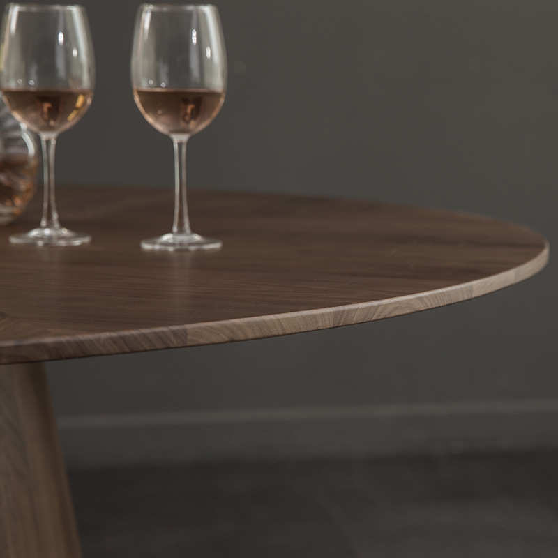 北欧原木家用日式桌黑胡桃木圆形餐桌北欧现代简约全实木别墅轻奢