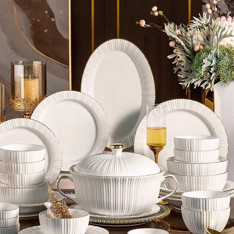 高档浮雕釉下彩餐具套装2024新款高级感陶瓷碗盘碟子家用乔迁新居