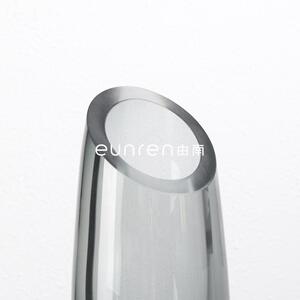 轻奢现代极简玻璃花瓶家居软装饰品样板房间书房餐桌面插花器摆件