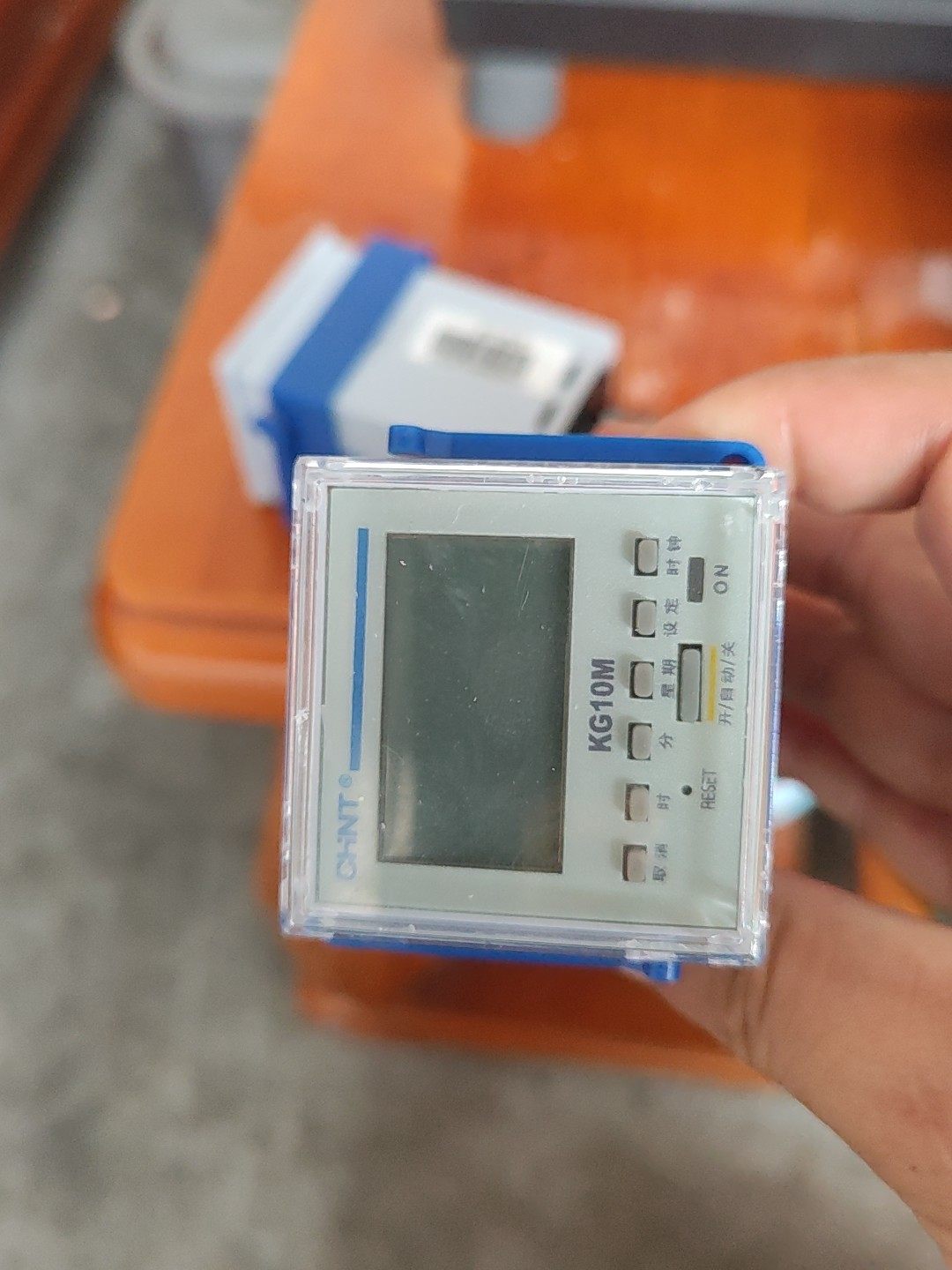 正泰时控开关KG10M，220V交流电压，实物拍摄，成色如图