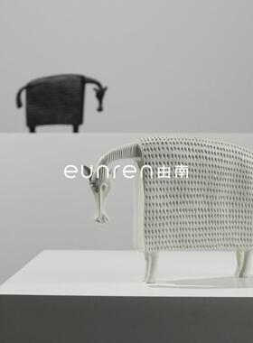 简约现代创意装饰马家居客厅工艺品摆件电视柜样板房间售楼处摆设