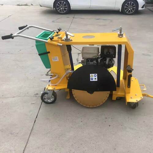 乌鲁木齐油柏路井盖切割机轨道行走柴油切缝机手推汽油切割机