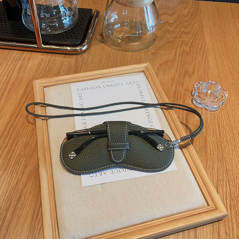 挂脖挂绳便携眼镜包男女近视眼镜保护套简约皮质太阳墨镜盒收纳包