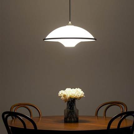 丹麦北欧白色简洁餐厅厨房吊灯现代简约创意个性艺术客厅LED灯具
