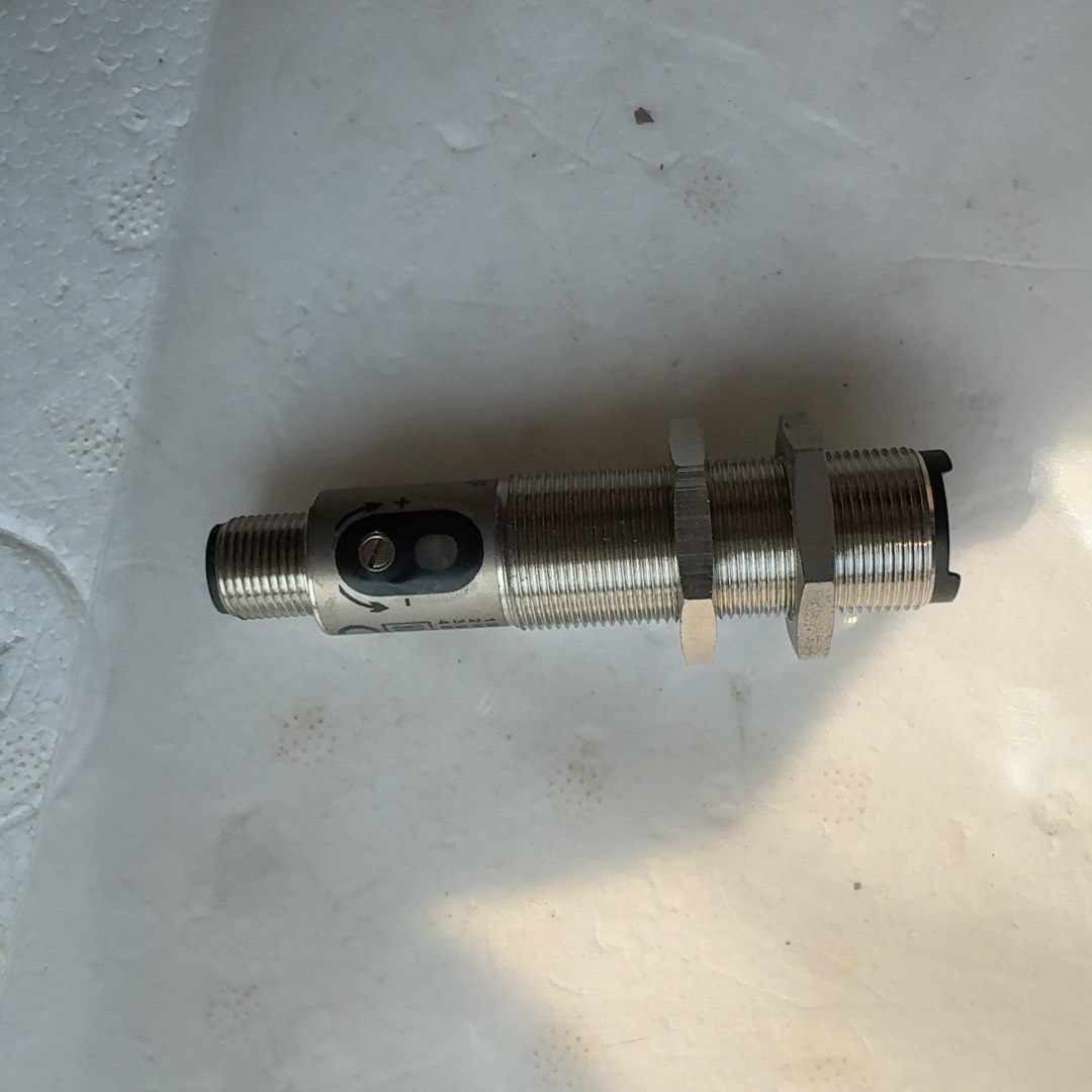 原装正品BALLUFF巴鲁夫 BOS 18M-PA-1HA-