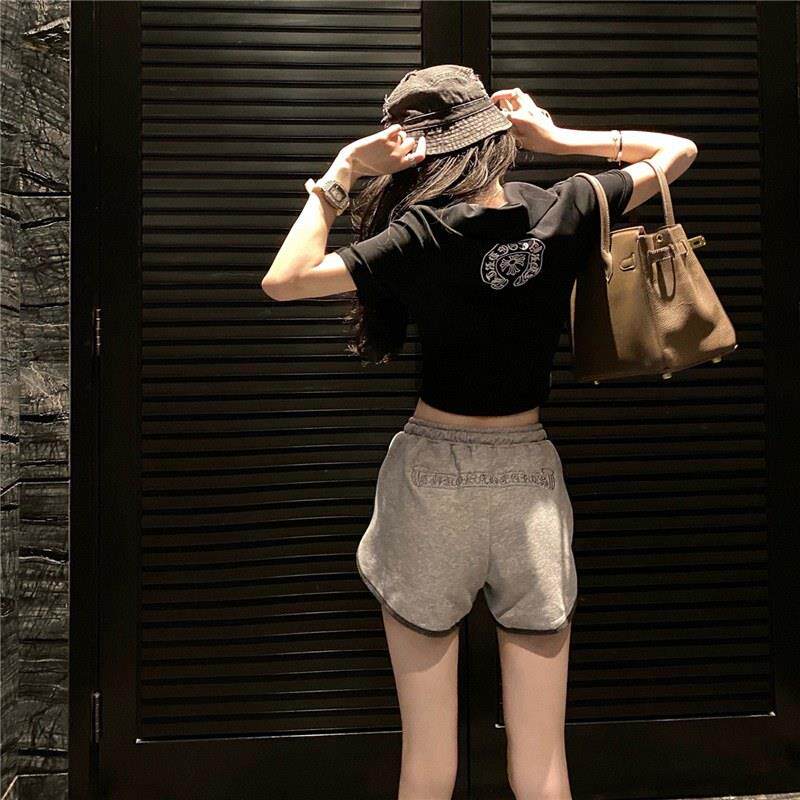 灰色运动休闲短裤女2026夏季宽松高腰薄印字外穿百搭银丝刺绣热裤