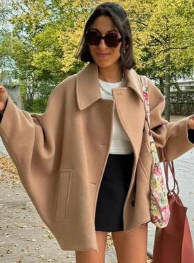 Women's woolen coat with lapel and blended short length