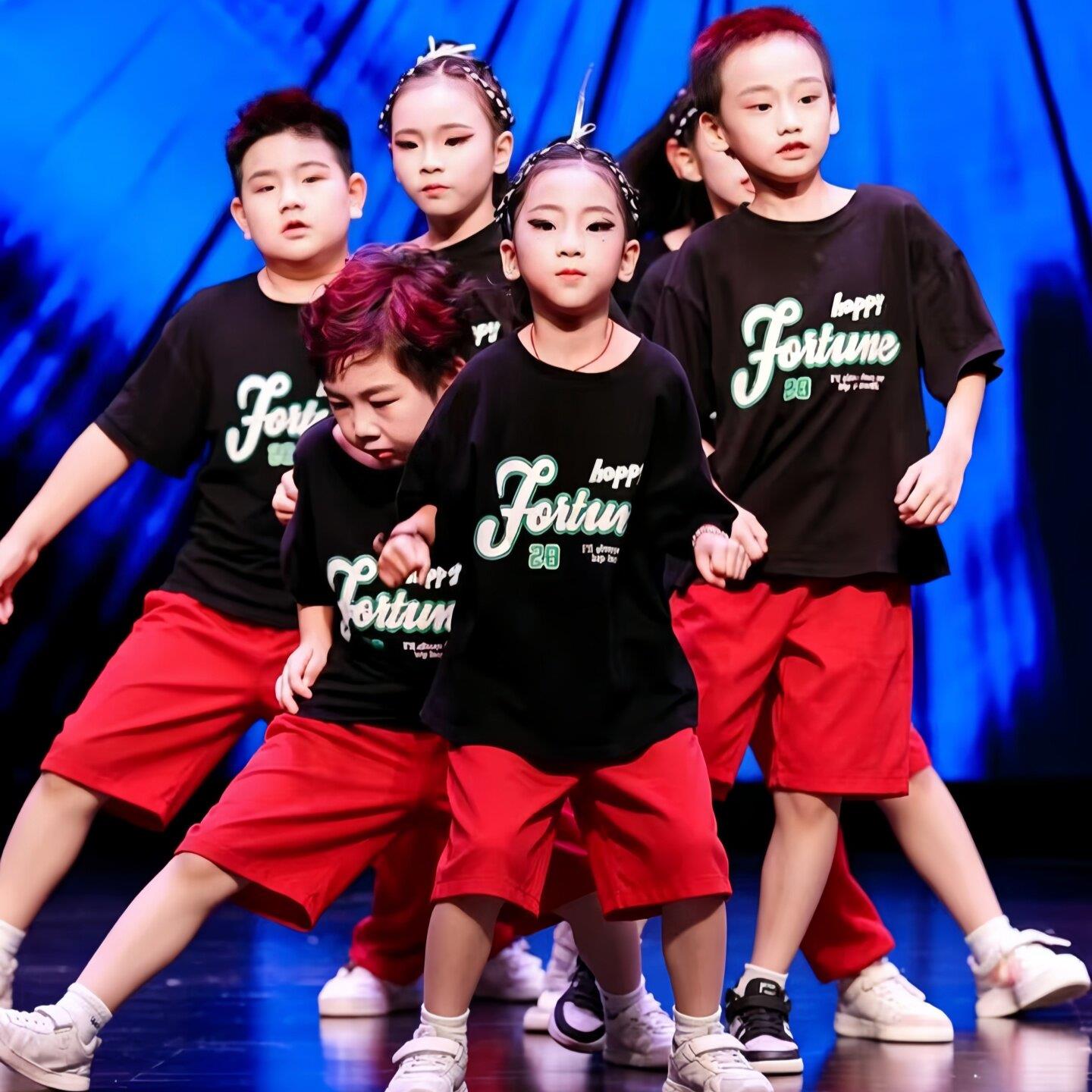 DADDY舞蹈服酷炫boy演出服酷帅男孩幼儿园街舞现代舞表演服啦啦操