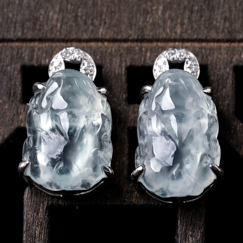 18K金镶玉耳坠钻石镶嵌冰种白冰翡翠貔貅耳钉A货皮休耳环2.48克