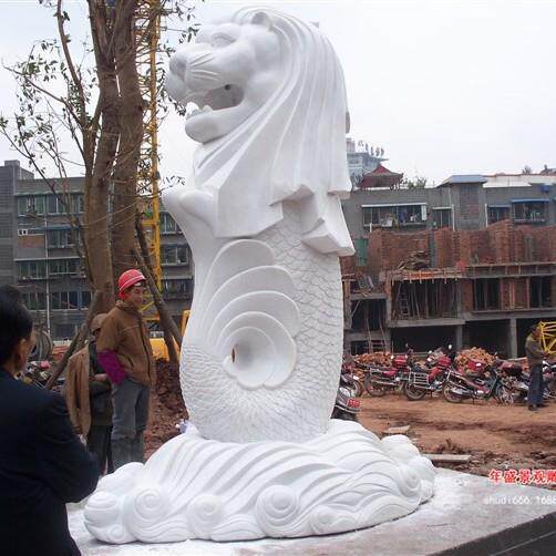 汉白玉鱼尾狮石雕刻厂家 动物喷泉雕刻流水景观摆件公园景观石雕