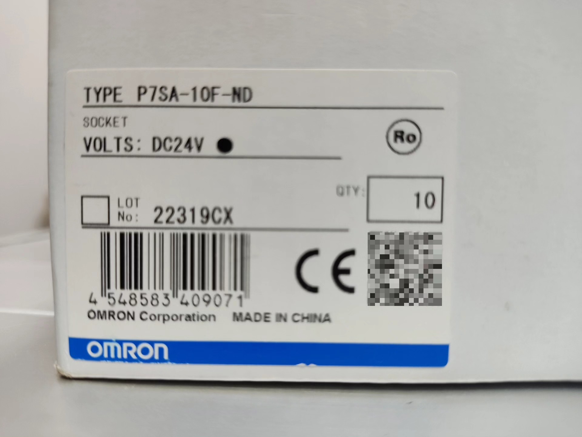 欧姆龙继电器   P7SA-10F-ND   DC24V底座