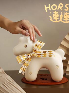 贝汉美好运马创意生肖文创新年装饰品客厅酒柜玄关摆件景德镇陶瓷