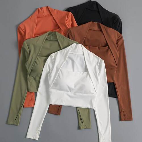 Long sleeved yoga suit with chest cushion, training and