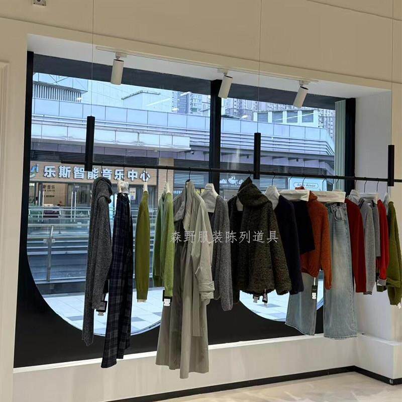 服装店悬挂吊架黑色钢丝不锈钢挂衣杆侧挂陈列架女装店货架展示架
