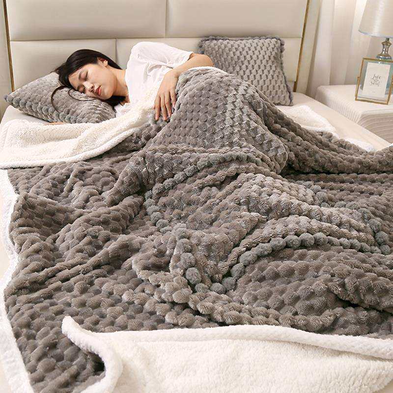 男士抱枕被子两用纯色车载靠枕客厅沙发靠垫办公室宿舍午休毯加厚