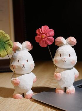 幸运小兔举花朵手工木雕小摆件可爱卡通创意办公室桌面装饰品礼物