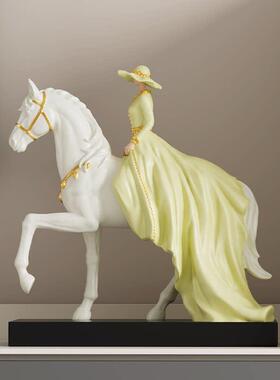 高端轻奢骑马人物艺术摆件创意雕塑办公室桌书房客厅电视柜装饰品