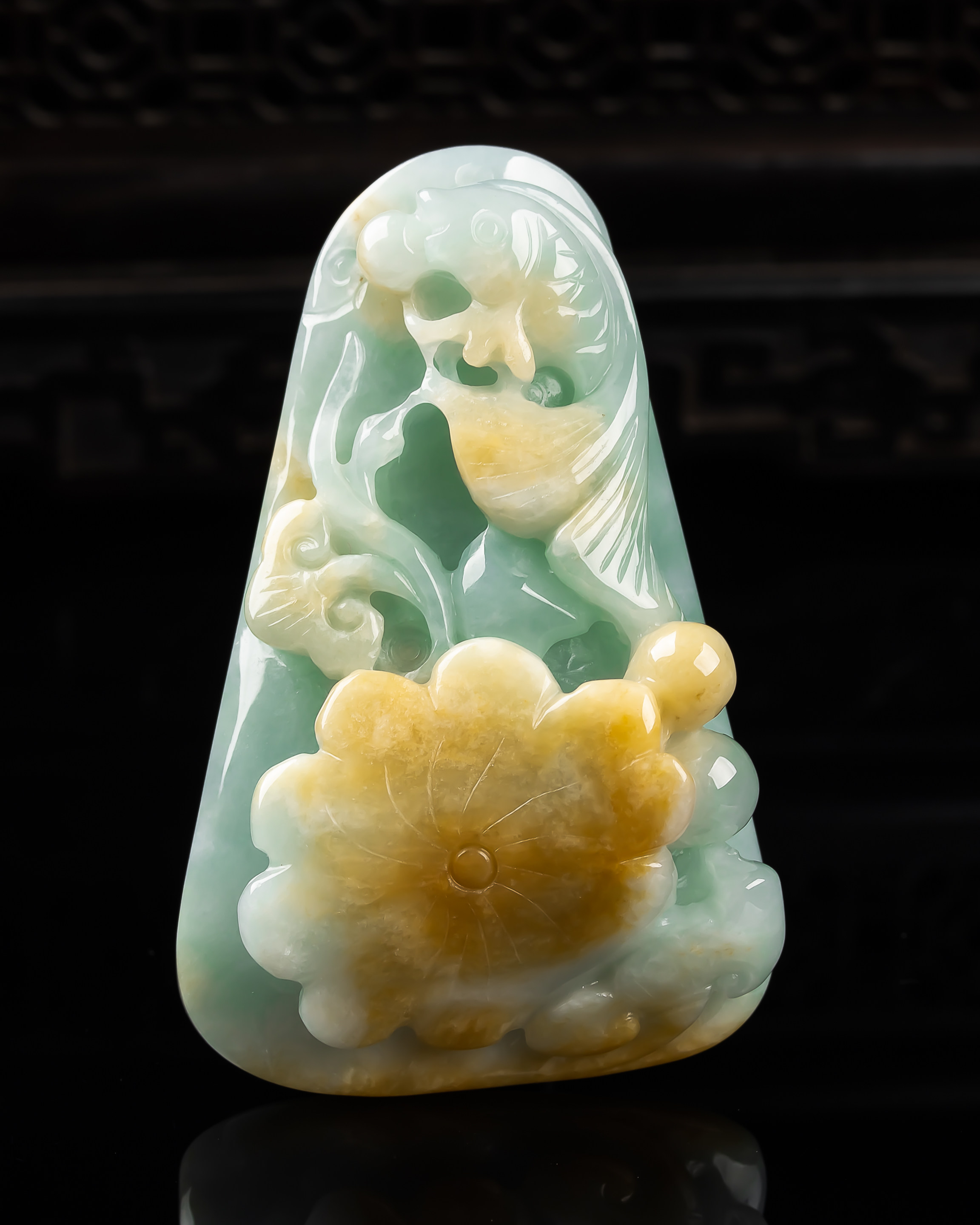 缅甸天然真品翡翠冰飘黄翡满色高档精雕闪拍精美荷花鱼吊坠63.51g