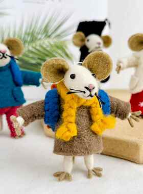 尼泊尔手工羊毛毡可爱鼠鼠贵妇老师博士鼠摆件包挂件钥匙扣卡通同