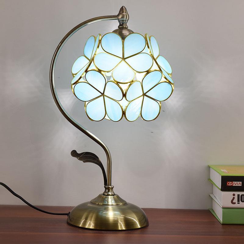 正品ins主卧轻奢l花瓣台灯豪华浪漫e欧式创意复古d灯卧室装饰床风