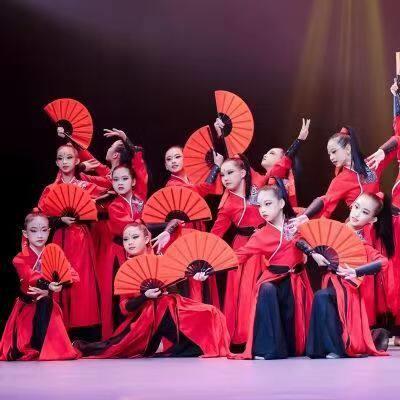 功夫扇太极响扇子红色小学生儿童雪龙吟舞蹈说书人中国风表演扇子图片