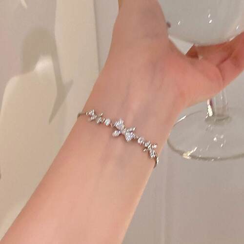 Bow bracelet women蝴蝶结抽拉手錬女小众超闪抽拉手环bracelets