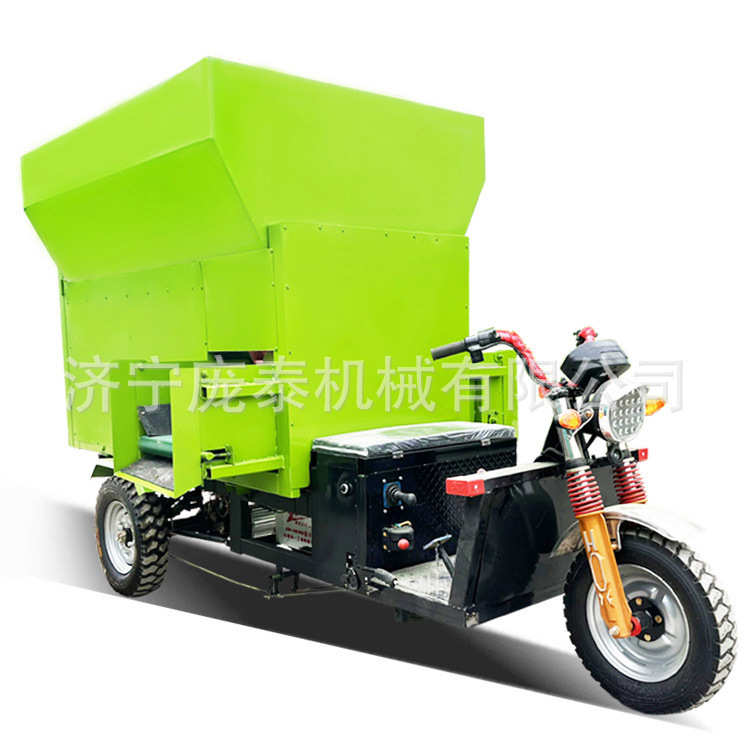 羊场三立方电动撒料车养殖棚内料槽添草车双出料饲草料均匀布料机
